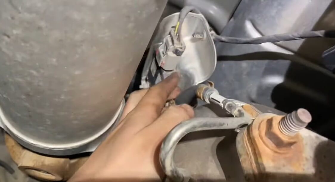 How to: Installing Flo-Pro DPF Delete Pipes on 2016 6.7 Cummins https://thedpfdeleteshops.com