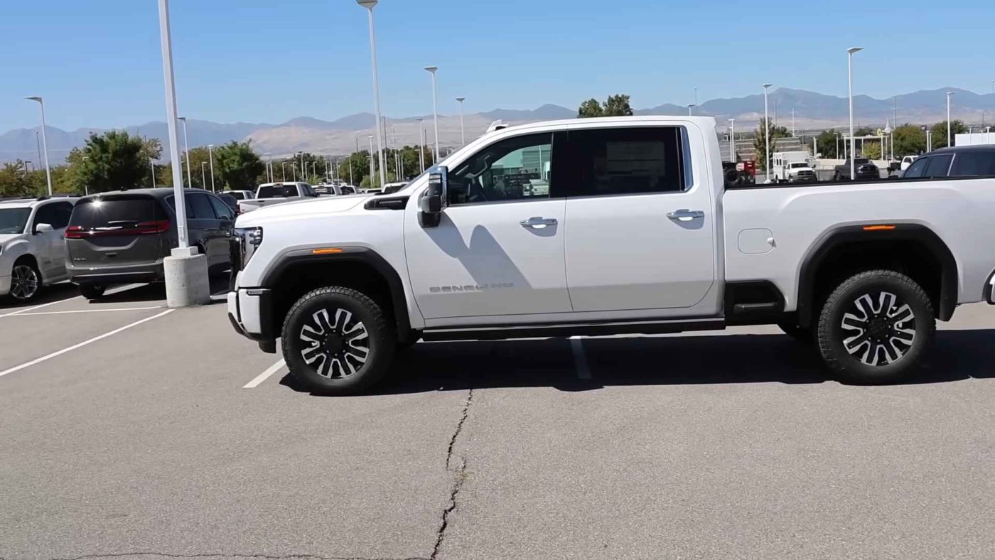 2025 GMC Sierra 3500 Denali Ultimate You Won't Believe The Changes They Made! 
https://www.minimaxxtuner.com